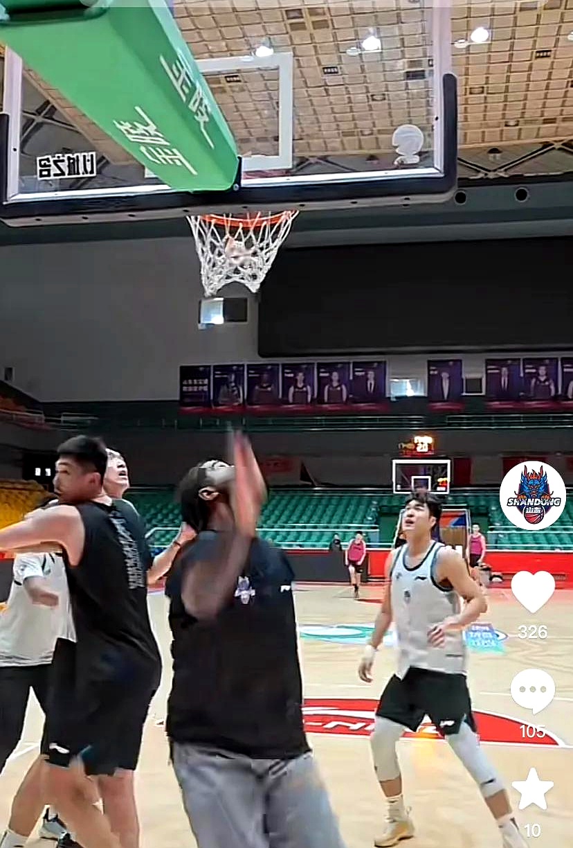 火箭内线防守露破绽，教练组加强训练的简单介绍
