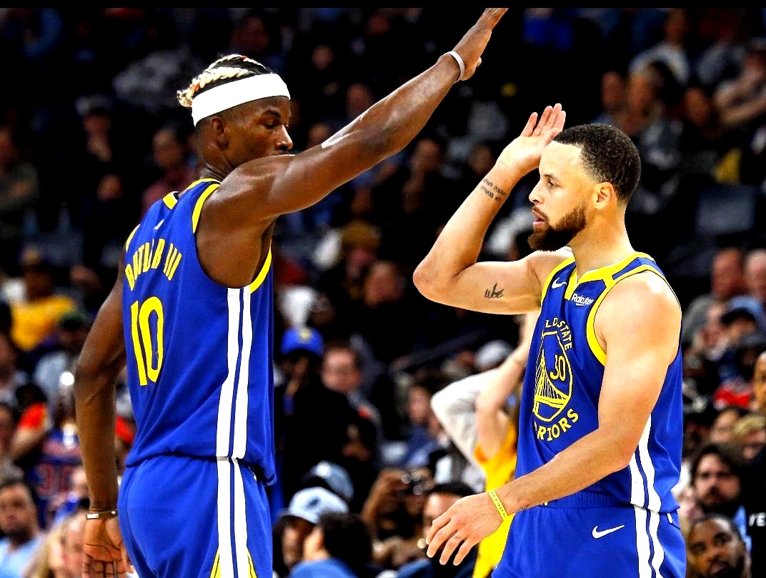  库里斩获14票中的12票 