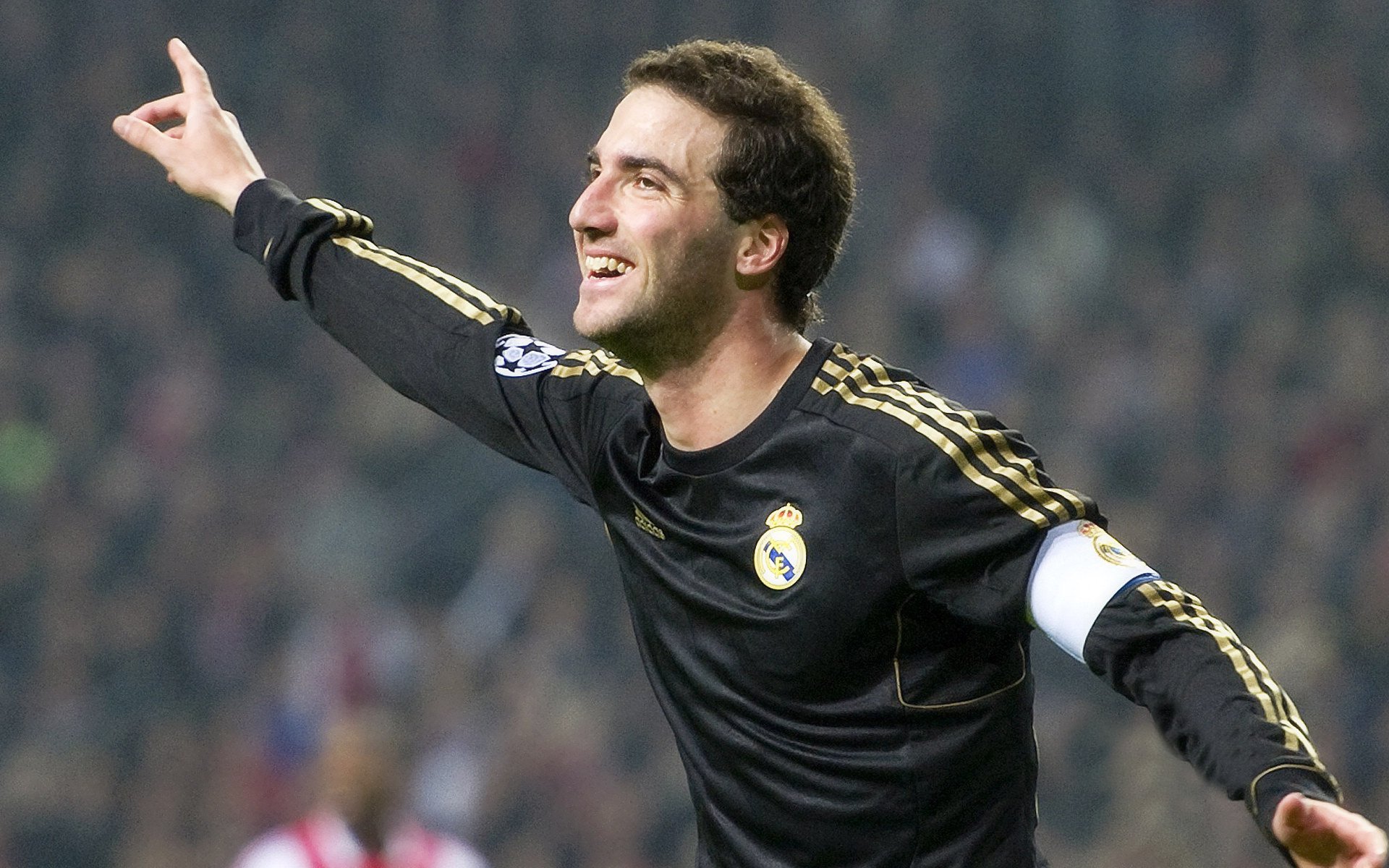 又见绝平！马德里竞技与武汉三镇鏖战至终场，C罗读秒救主的简单介绍